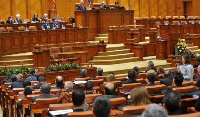 Bugetul de stat pe 2023 va intra de luni în dezbaterea Parlamentului