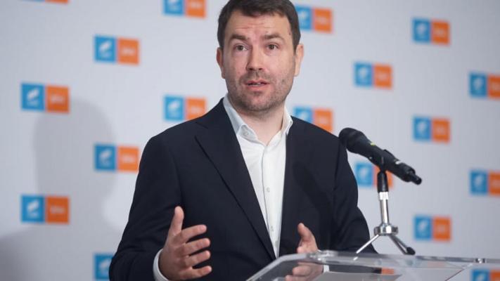 USR a plătit o sumă uriașă unei firme apropiate de Liviu Dragnea pentru a-l linșa mediatic pe Lucian Bode 