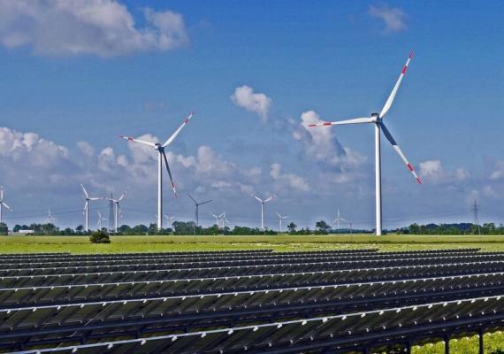 Planurile UE pentru reformarea pieței energiei: o pondere mai mare a surselor regenerabile și taxarea profiturilor excepționale