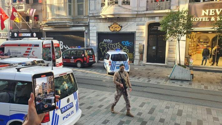 Momentul exploziei din Istanbul. Angajatul unui restaurant din zonă, mărturie despre reacția oamenilor surprinși acolo! Video