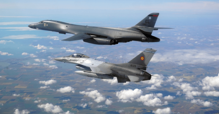 România își trimite piloții și avioanele să apere Lituania