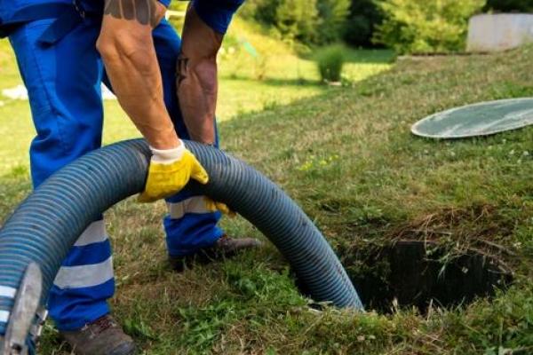 Cei care nu își înregistrează fosa septică ar putea fi amendați