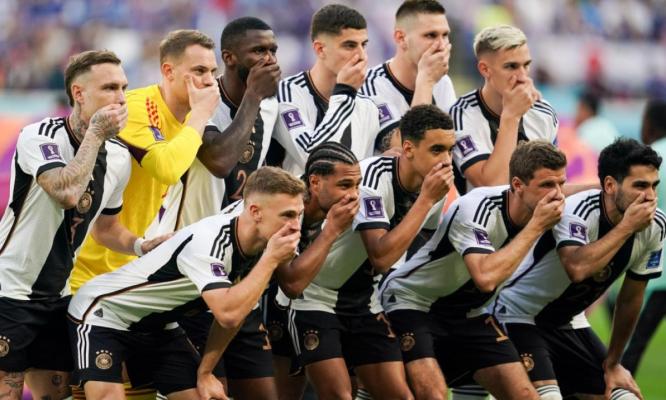 Decizia luată de FIFA, după gestul făcut la unison de fotbaliștii Germaniei la poza de grup