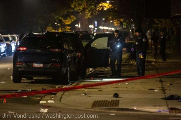 SUA: Cel puţin 14 persoane, între care trei copii, împuşcate în noaptea de Halloween în Chicago