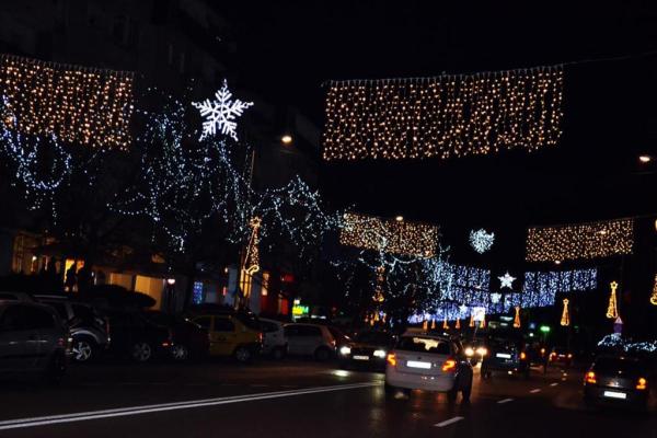 Primăria Mihail Kogălniceanu, contract pentru iluminatul festiv din comună