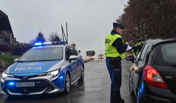 Investigatori din Ucraina, la locul unde a căzut racheta care a ucis doi oameni în Polonia