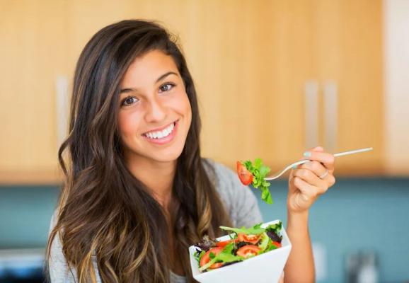 Nutriționistul Mihaela Bilic aruncă postul Crăciunului în aer: Obiectivul e să experimentezi foamea!
