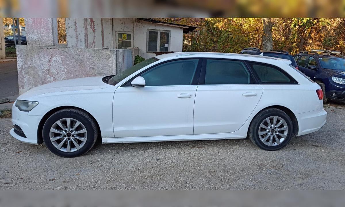 Autoturism in valoare de 100.000 lei, cautat de autoritatile din Germania, descoperit de politistii de frontiera Autoturism în valoare de 100.000 lei, căutat de autoritățile din Germania, descoperit de poliţiştii de frontieră