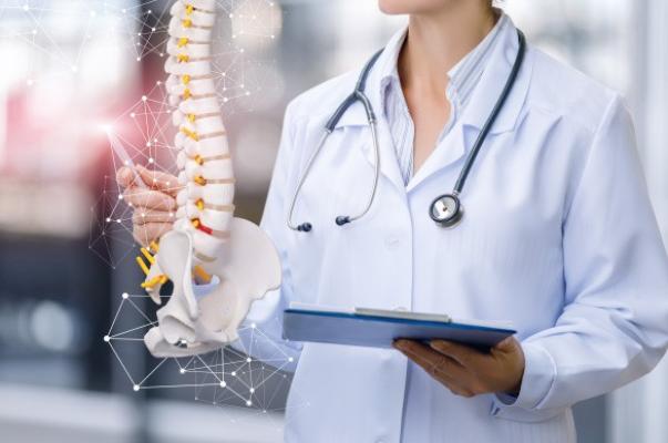 Studiu: Vitamina K1 poate ajuta la reducerea riscului de fractură osoasă la populaţia în vârstă