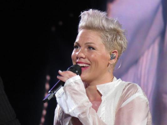 Pink, Carrie Underwood și Imagine Dragons vor cânta la gala American Music Awards 2022