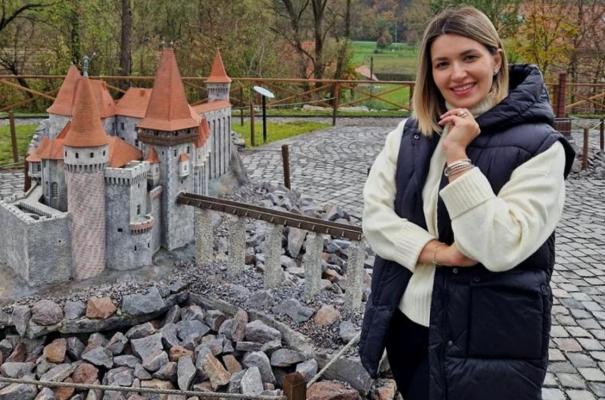 Ela Crăciun a dat călătoriile exotice pe o vacanță cu rulota