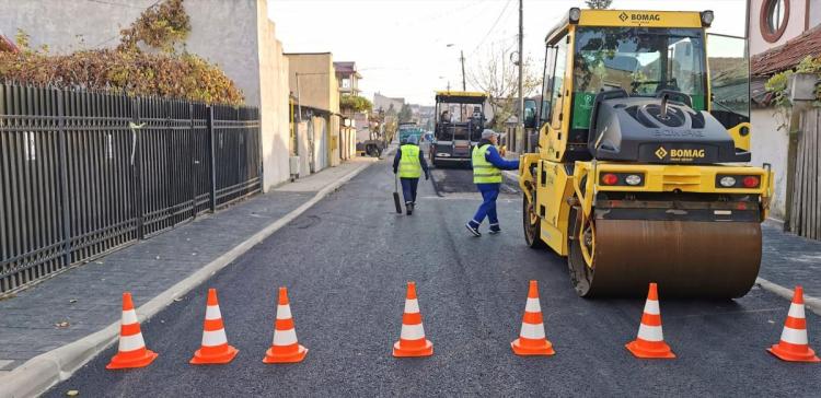 Atenție, șoferi! Se asfaltează carosabilul pe strada Ștefan Octavian Iosif din Inel II   