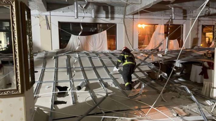 Tavan fals, prăbușit peste meseni la un restaurant- Plan roșu de intervenţie