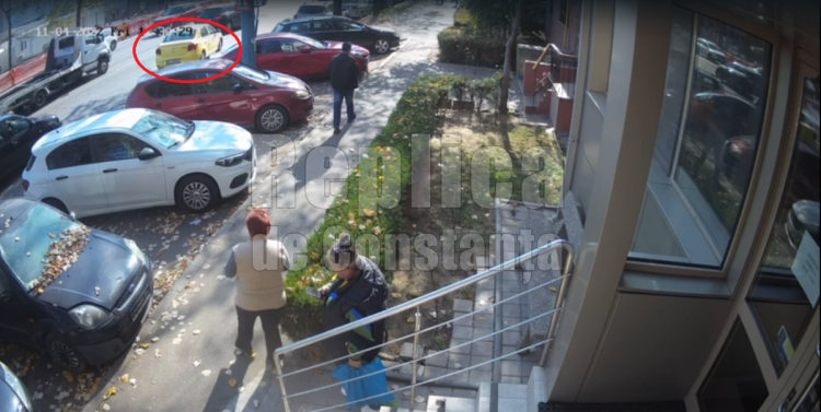 Momentul în care mașina taximetristului a ajuns în șanț. Video