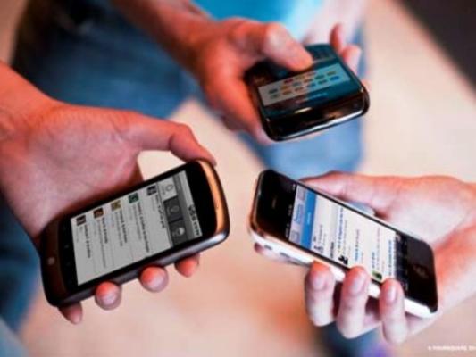 3 din 10 utilizatori de smarphone din România au în plan să se aboneze la servicii 5G, în următorul an 