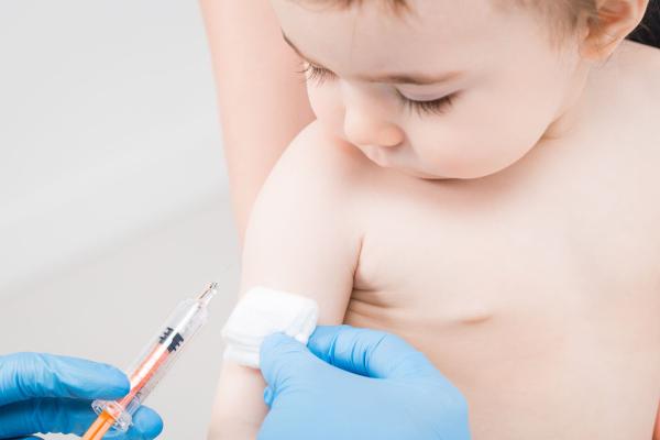 Stoc zero la cele mai importante vaccinuri pentru nou născuţi şi copii mici