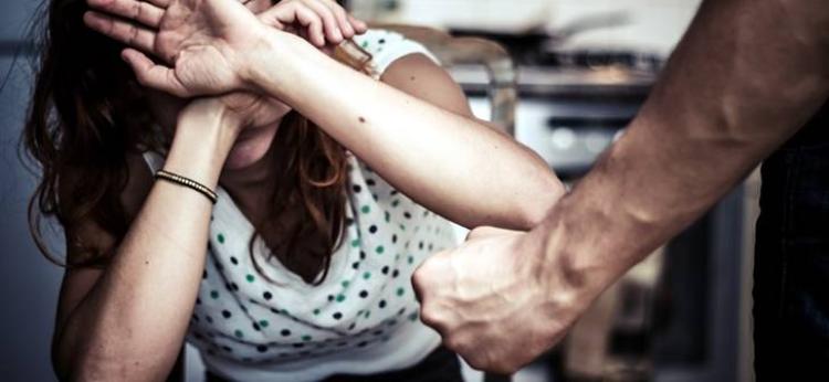 Psihiatru: 'Abuzul emoţional sau fizic, cele mai delicate situaţii cu care se confruntă anumite cupluri'