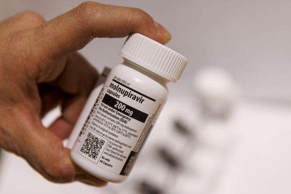  Molnupiravir a primit aprobarea de utilizare de urgenţă în China