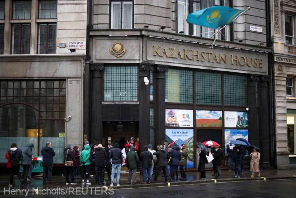 Investitorii blocaţi cu obligaţiuni ruseşti şi-au găsit salvatorii în cumpărătorii kazahi