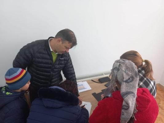 Primăria Hârșova, cadouri pentru copiii de la Liceul Ioan Cotovu