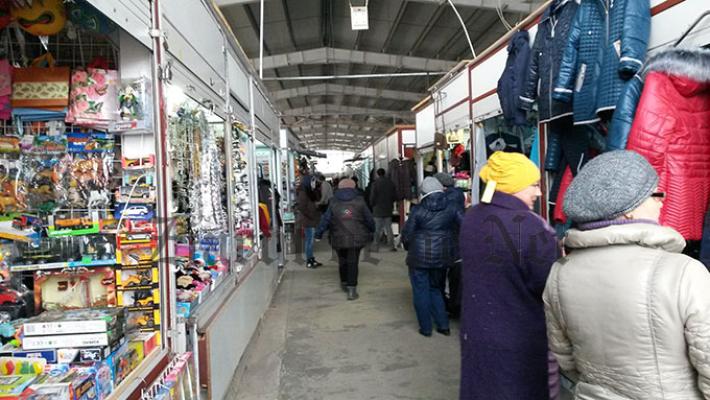 Dosare penale, pentru comercianții care vindeau mărfuri contrafăcute