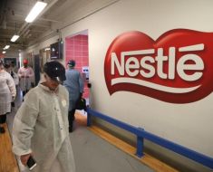 Gigantul Nestlé a fost obligat la plata unor daune uriașe pentru concedierea unui angajat. Vezi de ce