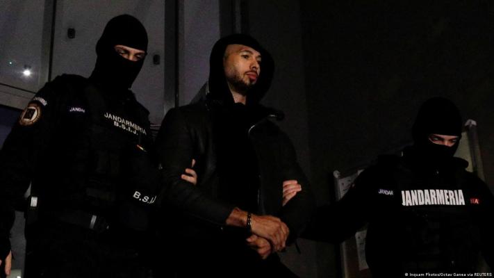 Primele declarații ale avocatului lui Andrew Tate, după arestare: 'Neagă cu vehemență săvârșirea acestor fapte'