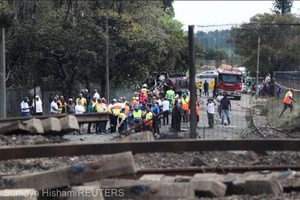  Nouă morţi în explozia unei cisterne în apropiere de Johannesburg