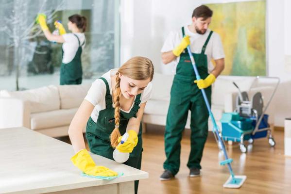 Cât te costă să apelezi la o firmă de curățenie?!