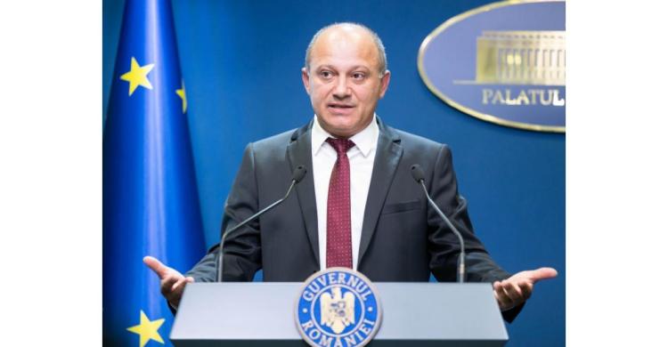 Ministrul Turismului îi îndeamnă pe români să nu se mai ducă la schi în Austria