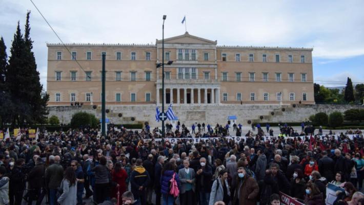 Medicii din Grecia au protestat împotriva „privatizării” sistemului public de sănătate