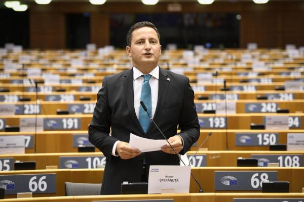 Un europarlamentar jubilează după negocieri până la 4 dimineața: 'Se oprește 'furtul ca-n codru'