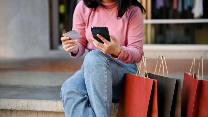 Românii au făcut plăți cu cardul de 5 milioane de euro, de Black Friday