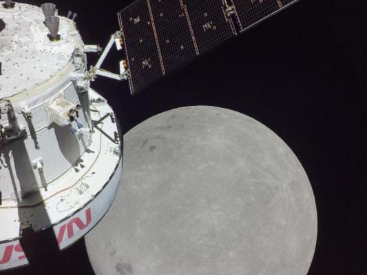 După o misiune îndeplinită cu succes, capsula Orion se întoarce pe Pământ