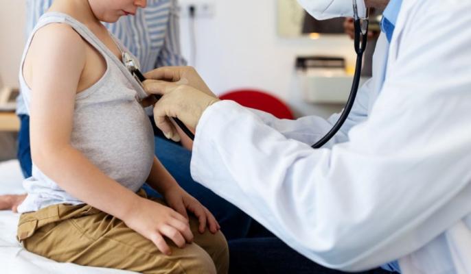 Medicii americani se ridică împotriva protocoalelor dăunătoare pentru copiii cu disforie de gen