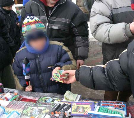 Legea care interzice vânzarea de petarde populației, adoptată cu unanimitate în Parlament