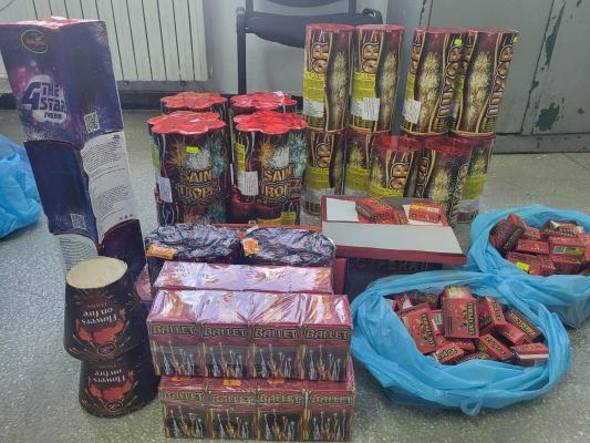 Materiale pirotehnice au fost confiscate de jandarmi