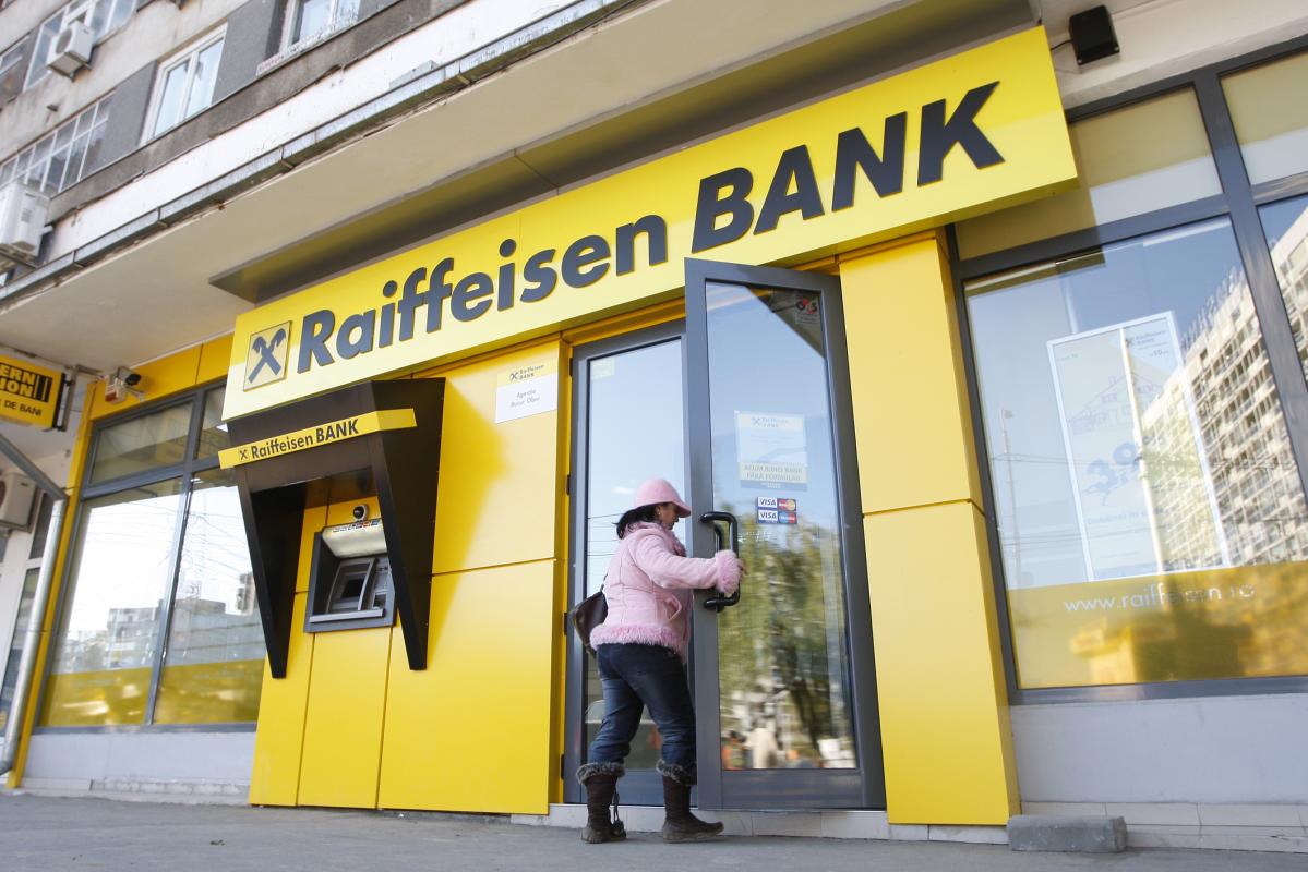FT: Raiffeisen incearca sa incheie un acord cu Sberbank, pentru a-si reduce expunerea pe piata rusa