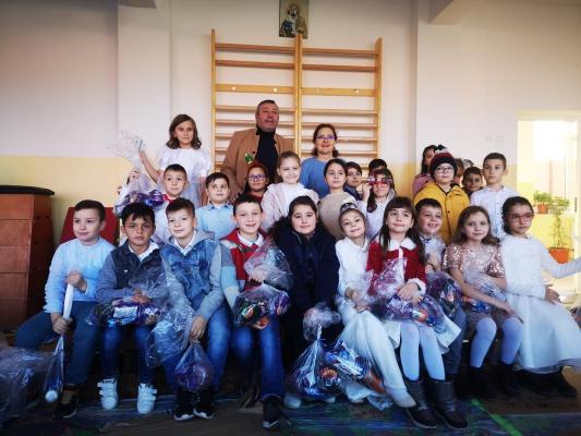 Surprize dulci pentru elevi din partea Primăriei Tuzla