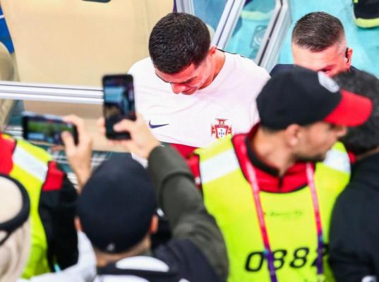 Ce a pățit Cristiano Ronaldo în timp ce ieșea de pe teren, în lacrimi, după ce Portugalia a fost eliminată de Maroc