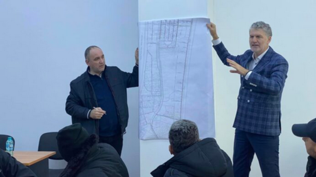 Primarul Florin Chelaru, intalnire cu reprezentantii RAJA si dezvoltatorii imobiliari din Mamaia Nord Primarul Florin Chelaru, întâlnire cu reprezentanții RAJA și dezvoltatorii imobiliari din Mamaia Nord