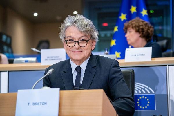 Franţa: Macron îl propune pe Thierry Breton pentru un nou mandat de comisar european