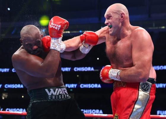 Box: Britanicul Tyson Fury şi-a păstrat centura mondială la categoria grea, în versiunea WBC