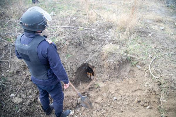 Proiectil din Al Doilea Război Mondial, detonat de pirotehniști! Video