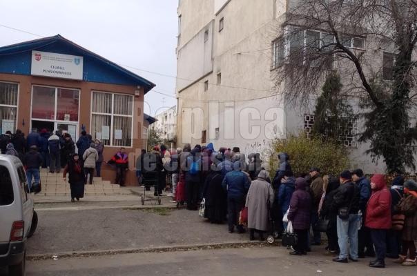 Bătaie pe pachetele cu alimente de la Uniunea Europeană! Video