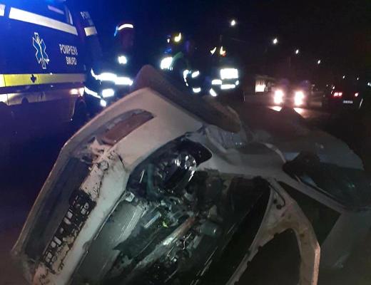 Autoturism răsturnat, la ieșire din Hârșova. Două persoane au fost rănite