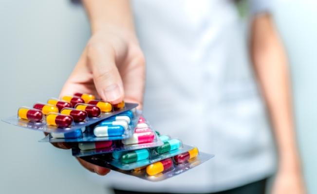 Consumul de antibiotice a scăpat de sub control. Avertismentul farmaciștilor