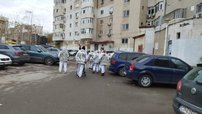 Colindătorii cu boxe, amendați de polițiști 