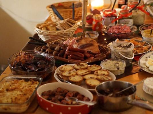 Românii vor plăti sub 18 euro pentru meniul de la masa de Crăciun