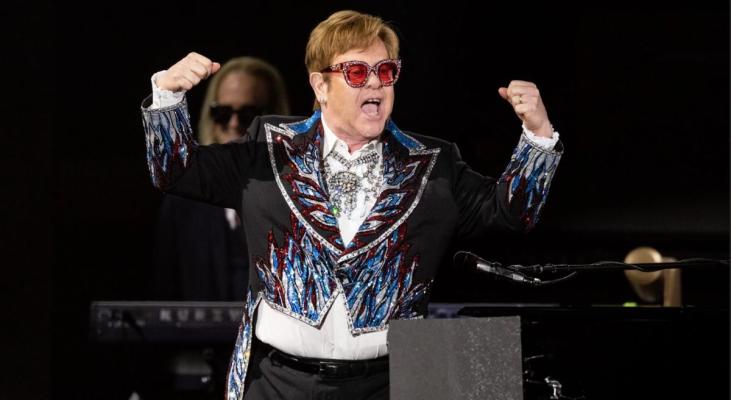 La ediţia din acest an a festivalului Glastonbury, Elton John îşi va lua adio de la publicul britanic